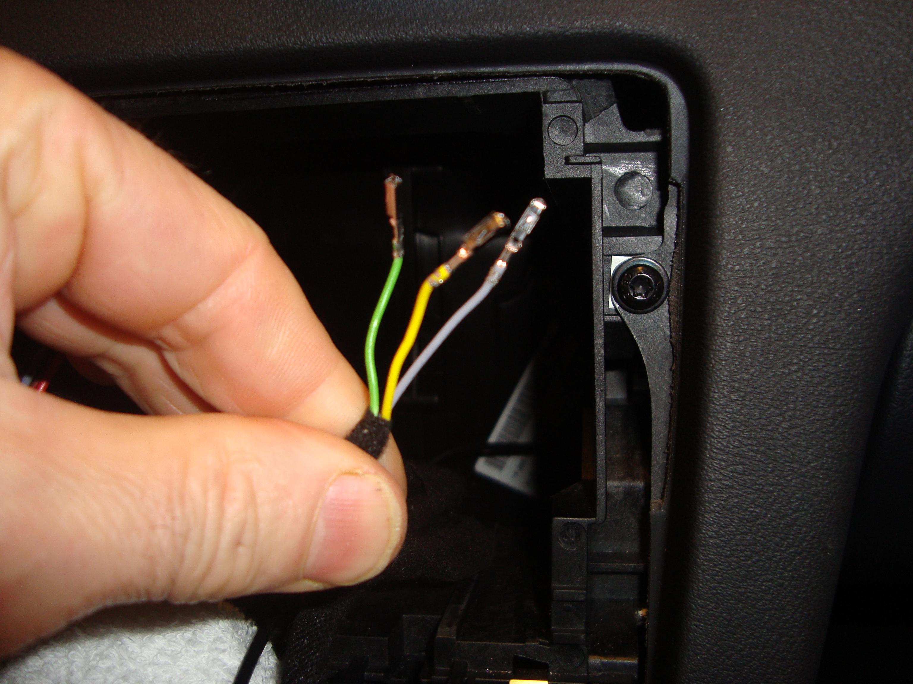 Branchement de la Prise Auxiliaire : Audio & électronique embarquée