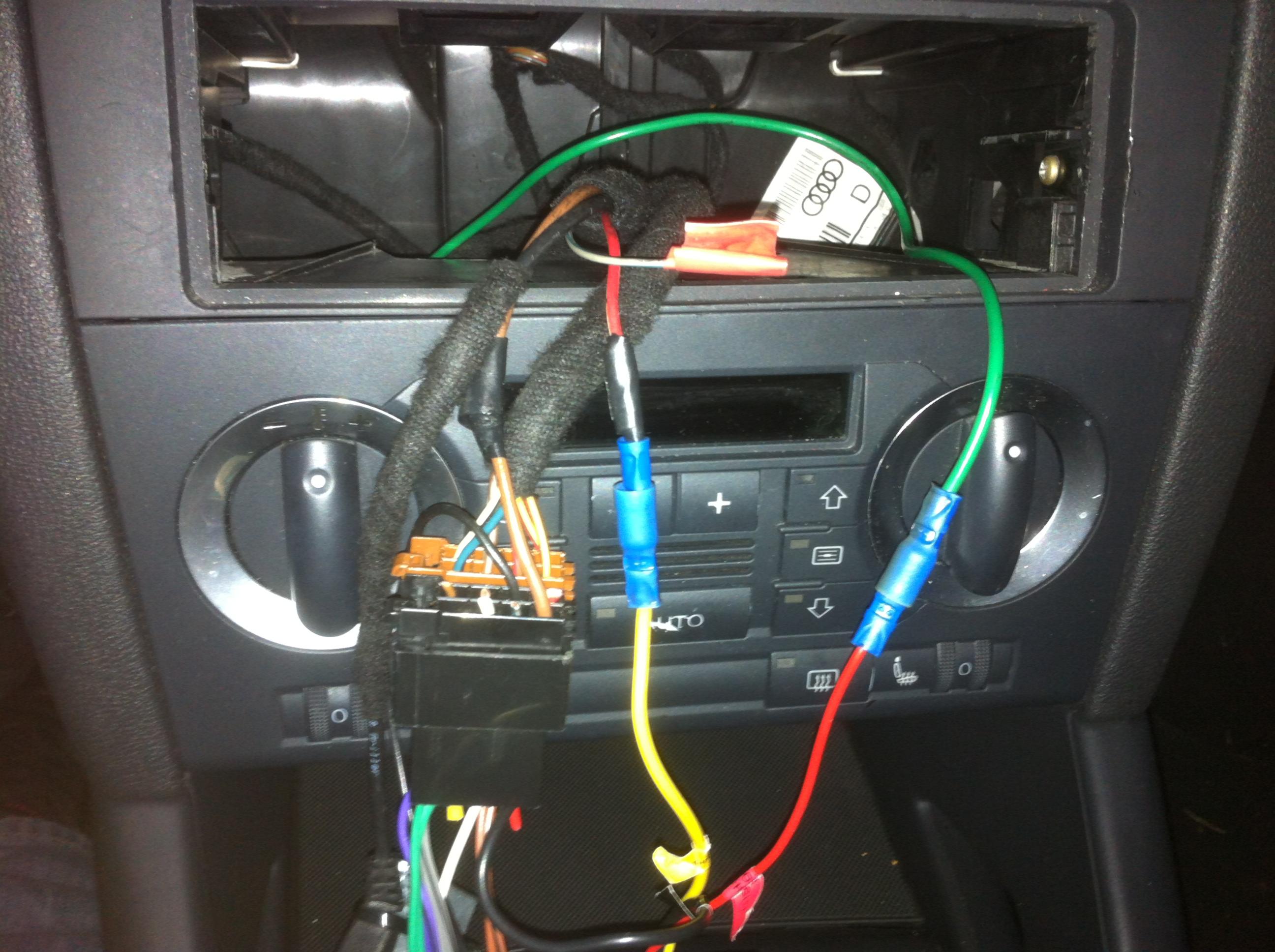 Installation d'un subwoofer et d'un autoradio Alpine Audio