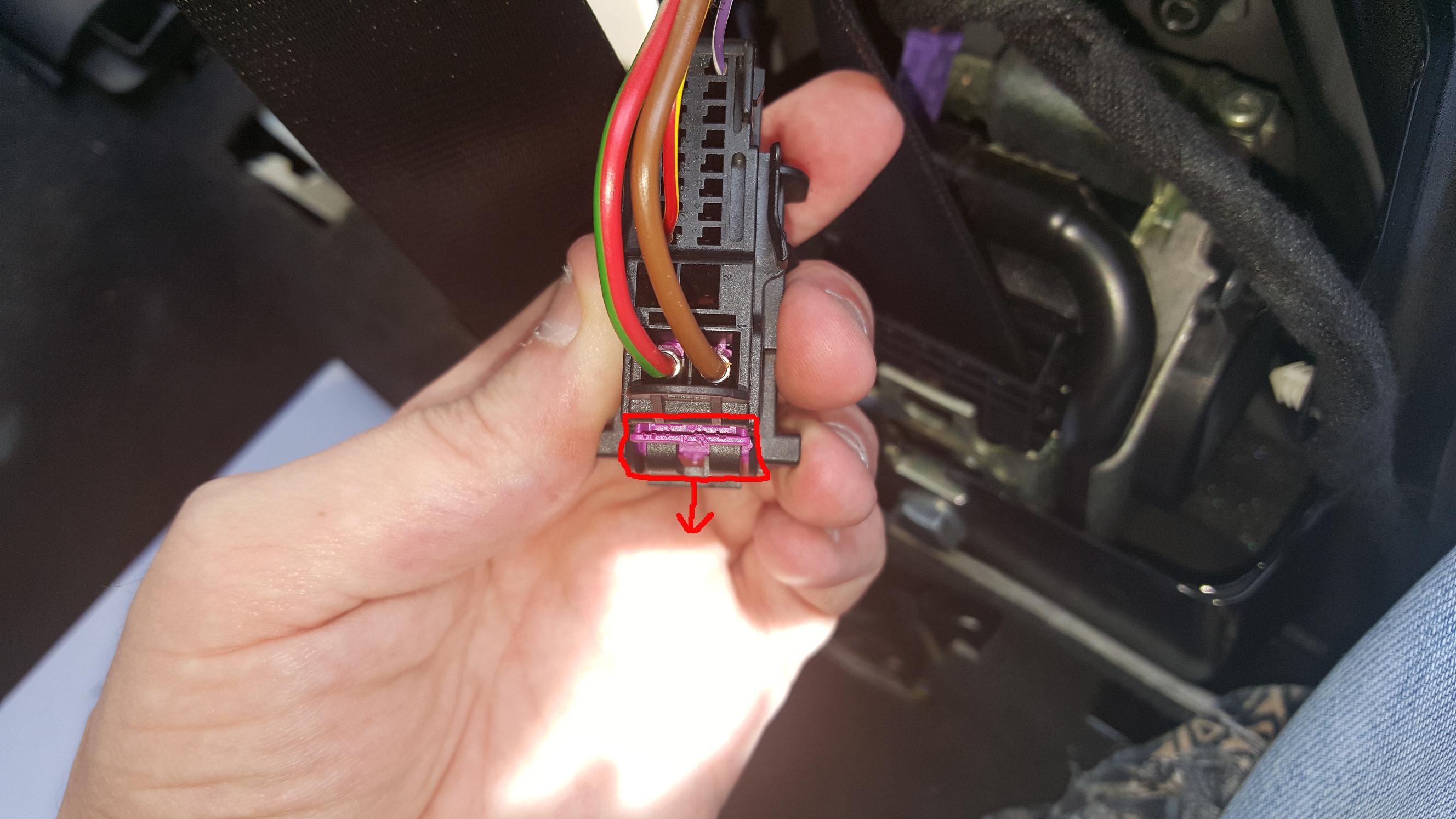 Comment Retirer Une Cosse D un Connecteur demontage connecteur faisceau : Audio & électronique embarquée - Forum Audi A3 8P - 8V